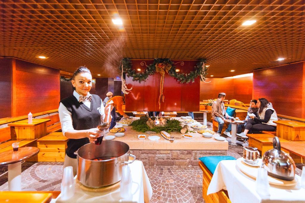 Hotel Club Regina E Fassa Mazzin Bagian luar foto
